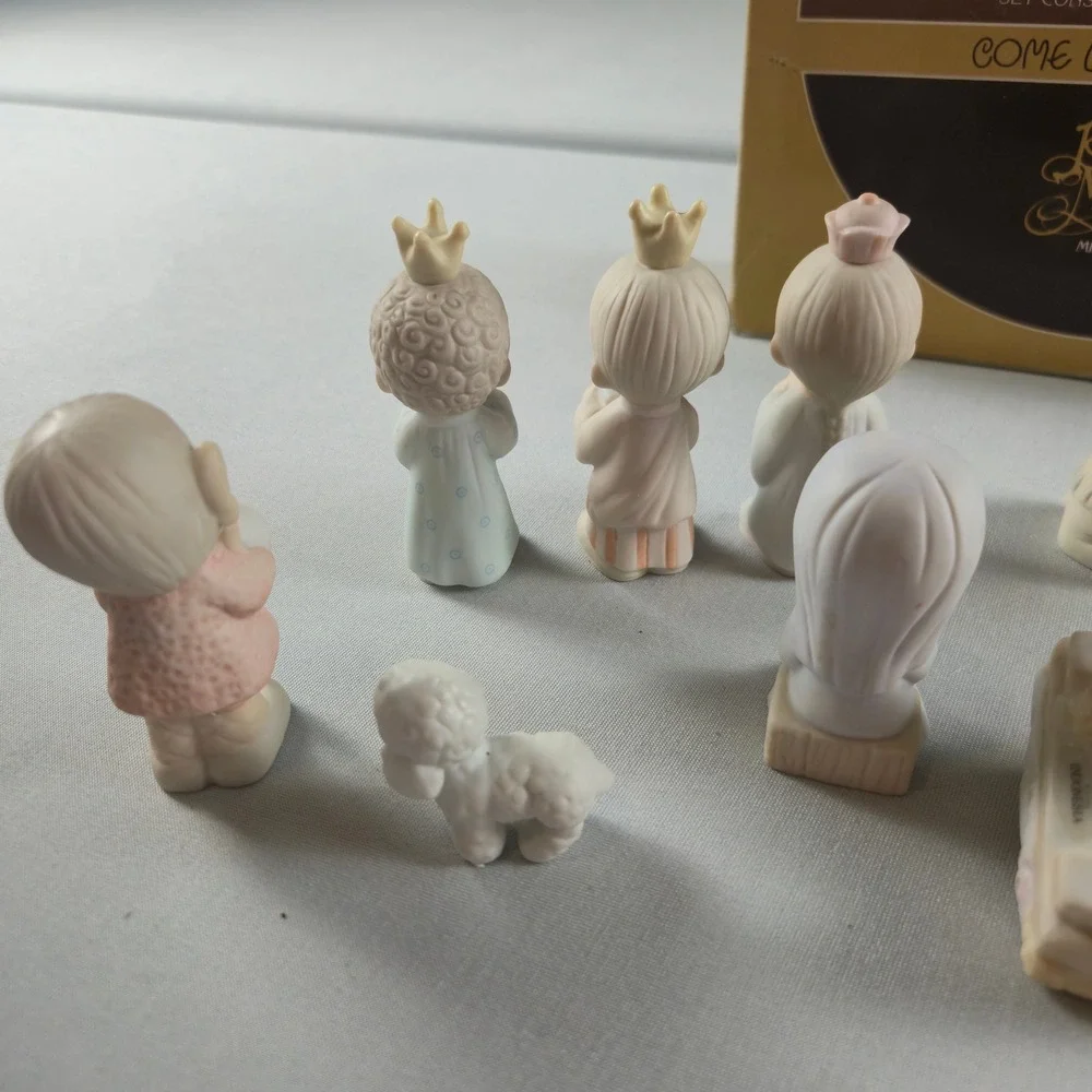 Precious‎ Moments Nativity Miniature Set Come Let Us Adore Him 1982 Boxed